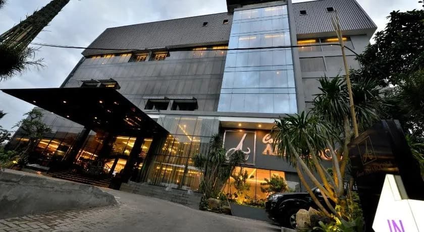 Cosmo Amaroossa Hotel