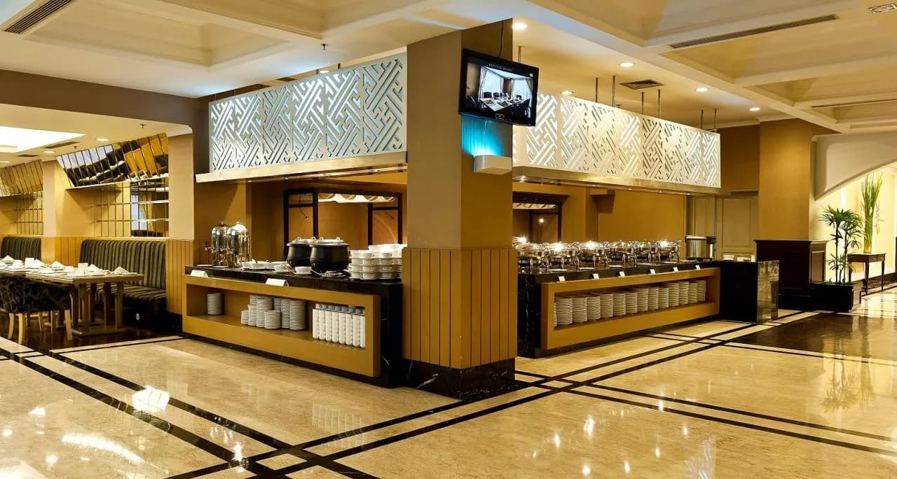 Royal Kuningan Hotel 3
