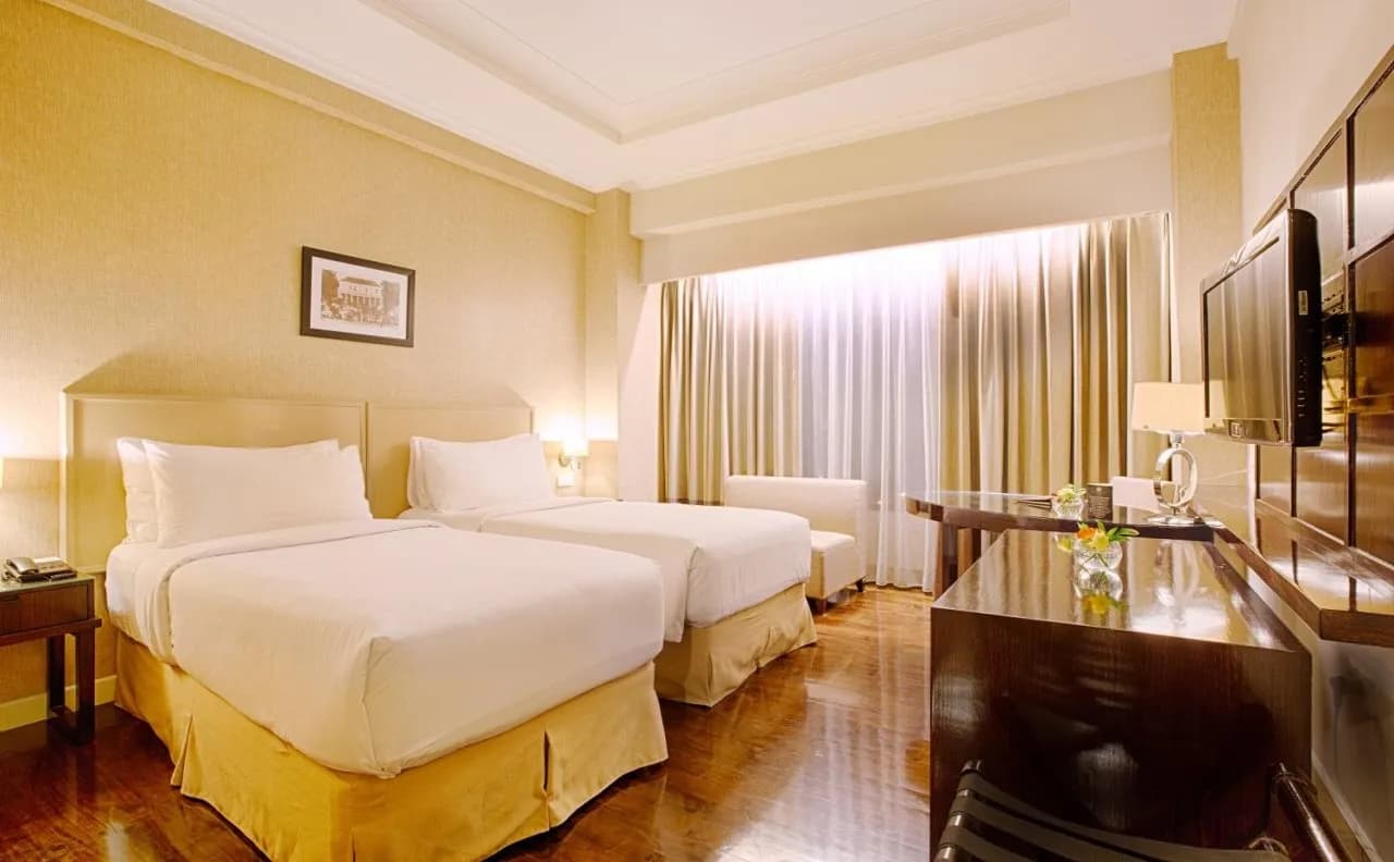 Royal Kuningan Hotel 4