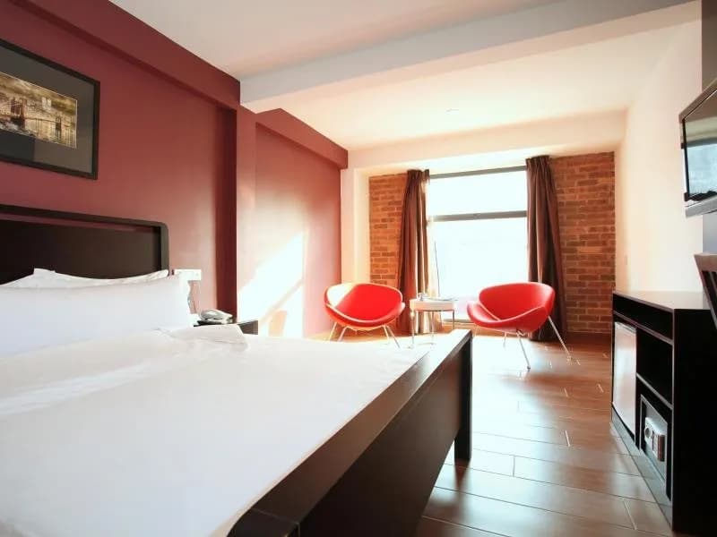 Crossroads Hotel 4