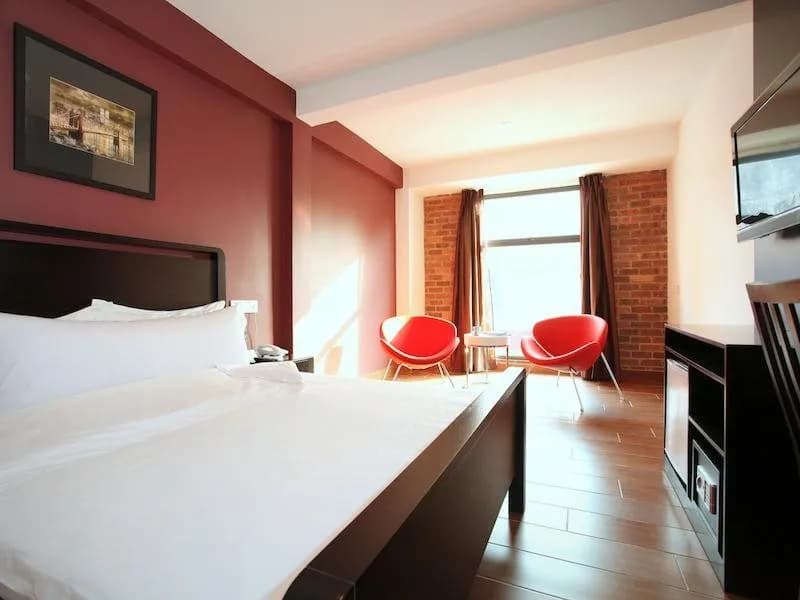 Crossroads Hotel 3