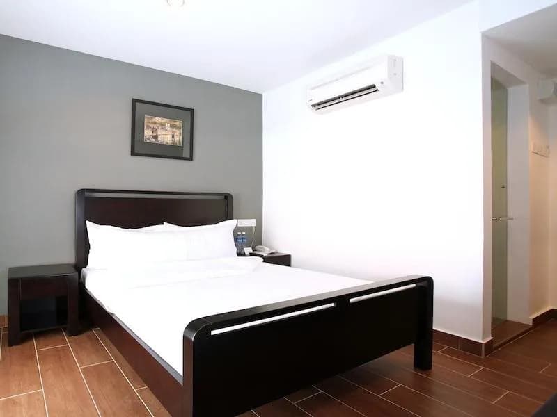 Crossroads Hotel 2