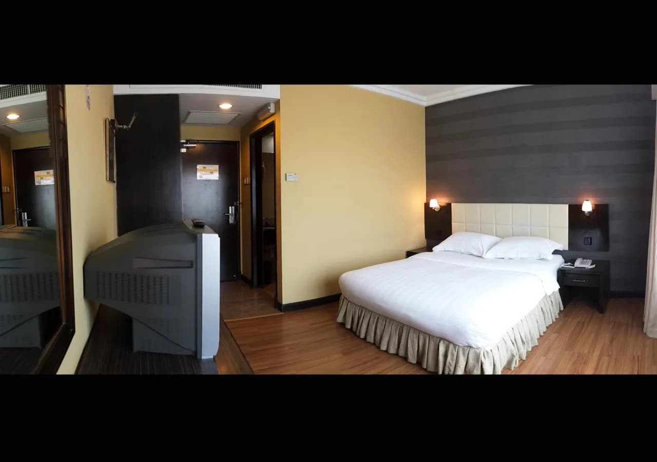 The Mark's Lodge Hotel 2