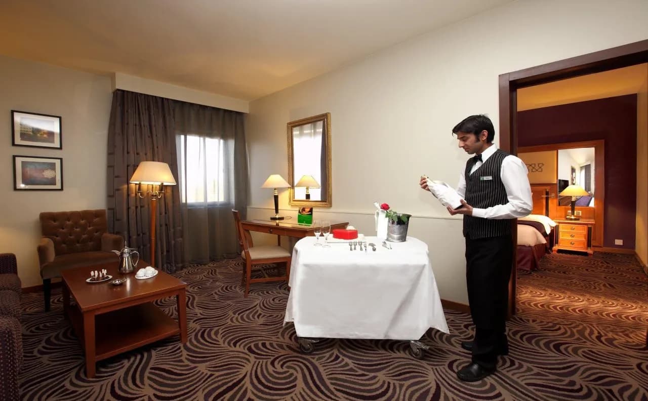 Holiday Inn Tabuk 2