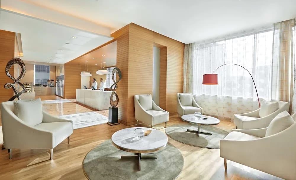 Hyatt Place Dubai Baniyas Square 3