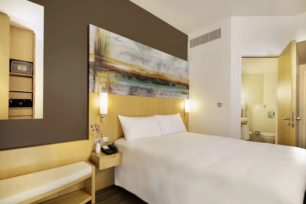 ibis One Central 5
