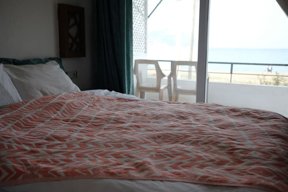 Ceneviz Hotel 4