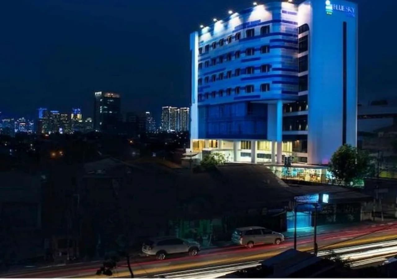 Blue Sky Hotel Petamburan 4