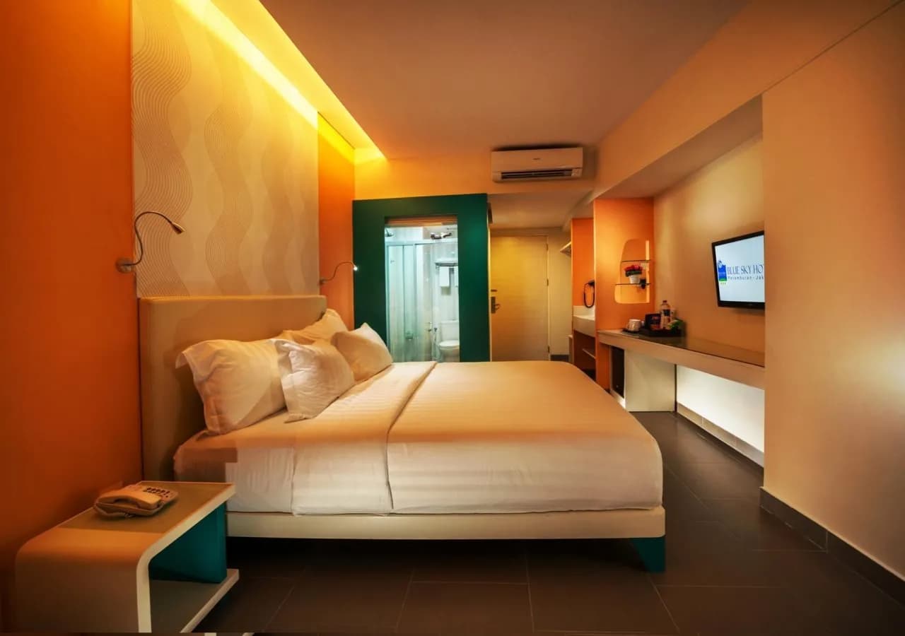Blue Sky Hotel Petamburan 2