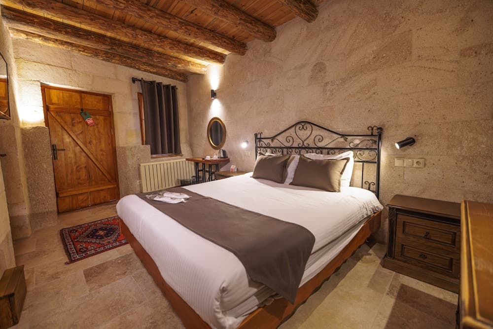 Canyon Cave Hotel 4