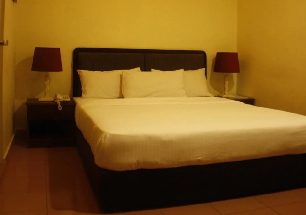 DM Hotel 2