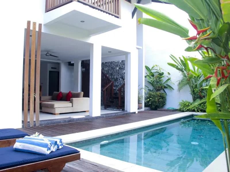 Delu Villas & Suites