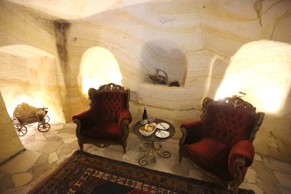 Antik Cave House 3