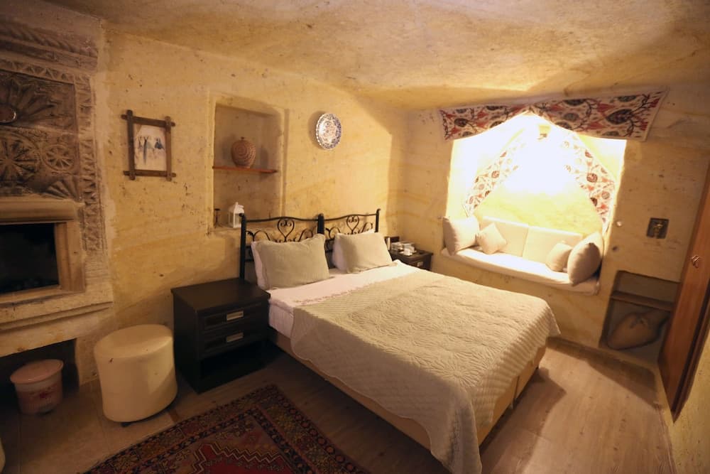 Antik Cave House 2