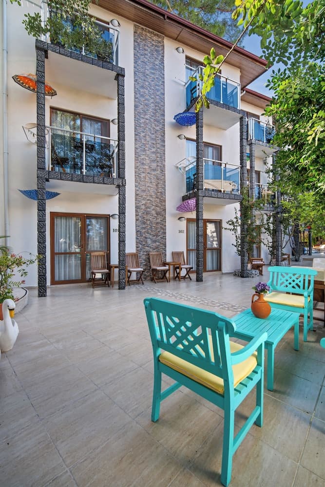 Pyara Hotel