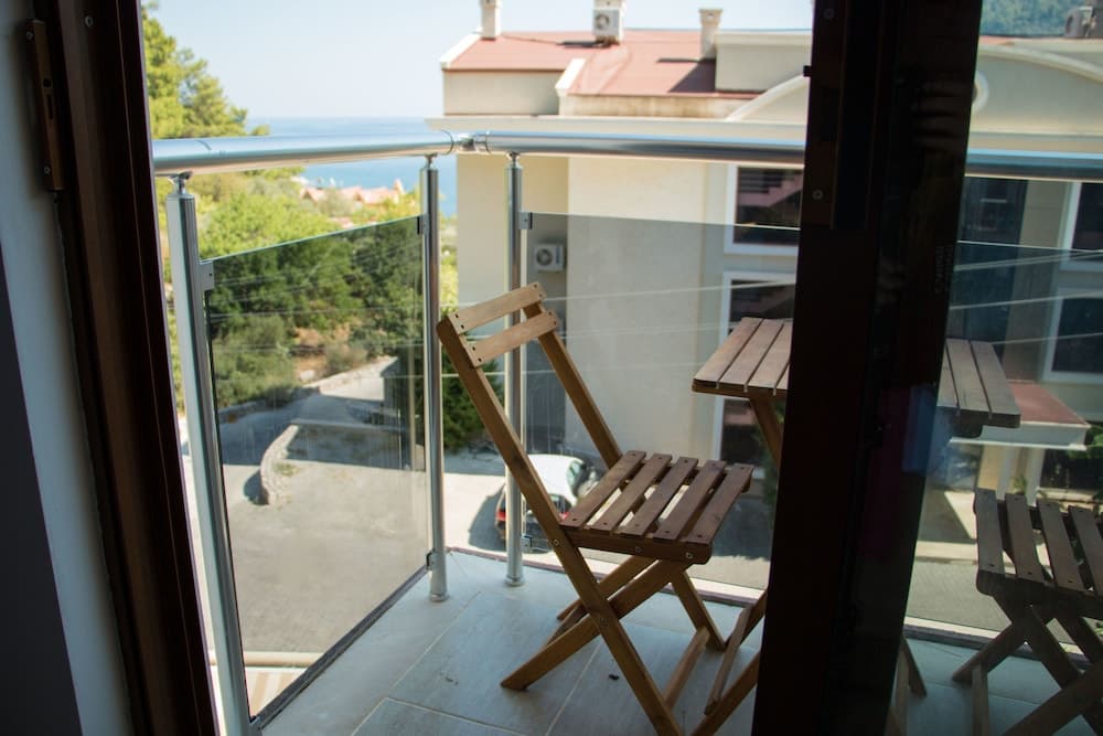 Pyara Hotel 4