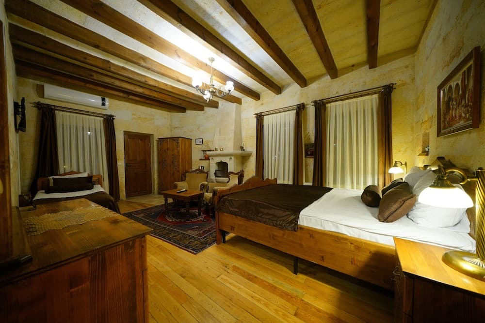 Harman Cave Hotel 4