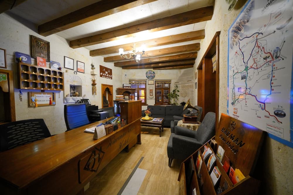 Harman Cave Hotel 3