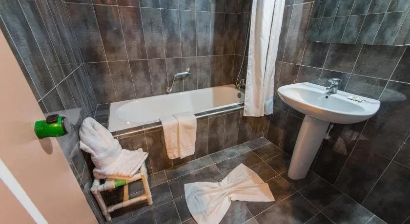 Hotel Akouas 5