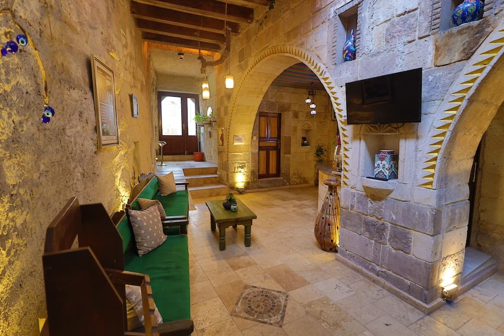Bedrock Cave Hotel 3