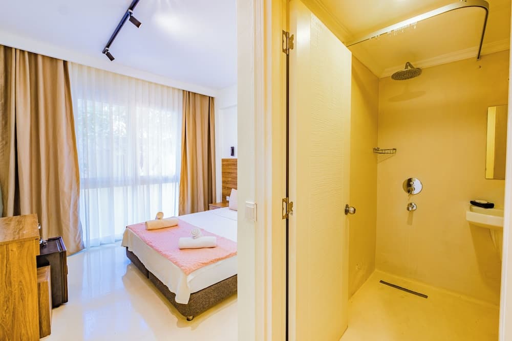 La Moda Beach Hotel 4