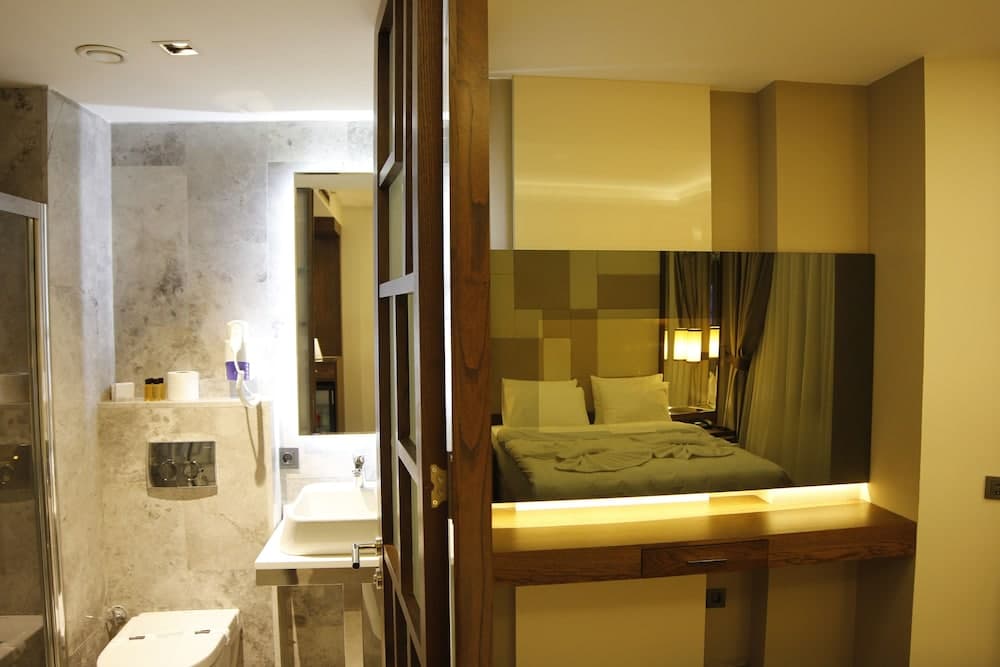 The Biancho Hotel Pera 3