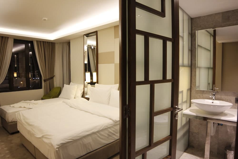 The Biancho Hotel Pera 2