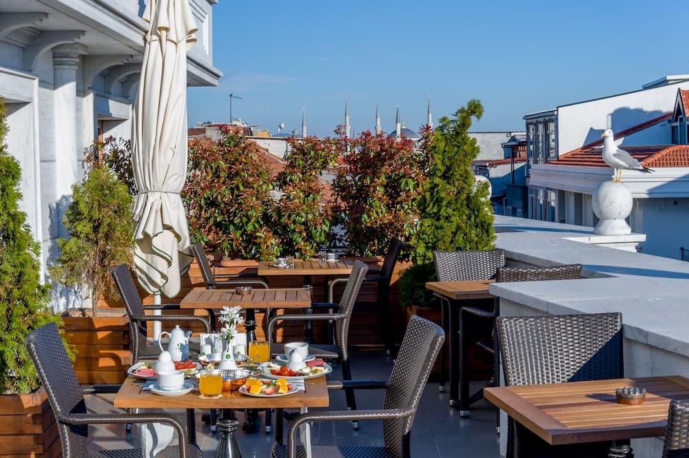 Bizim Hotel