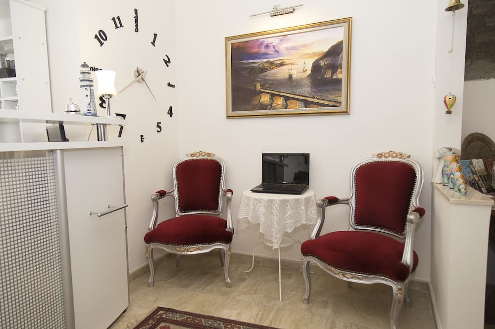 Galley Hotel 5