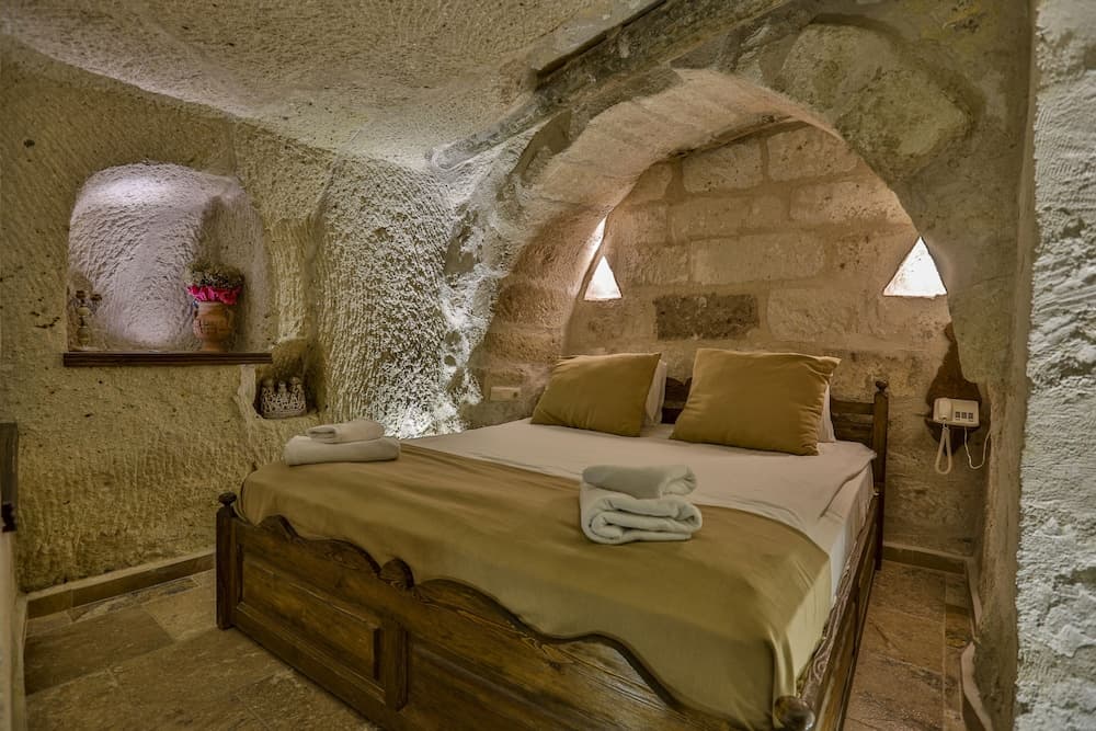Hidden Cave Hotel 4