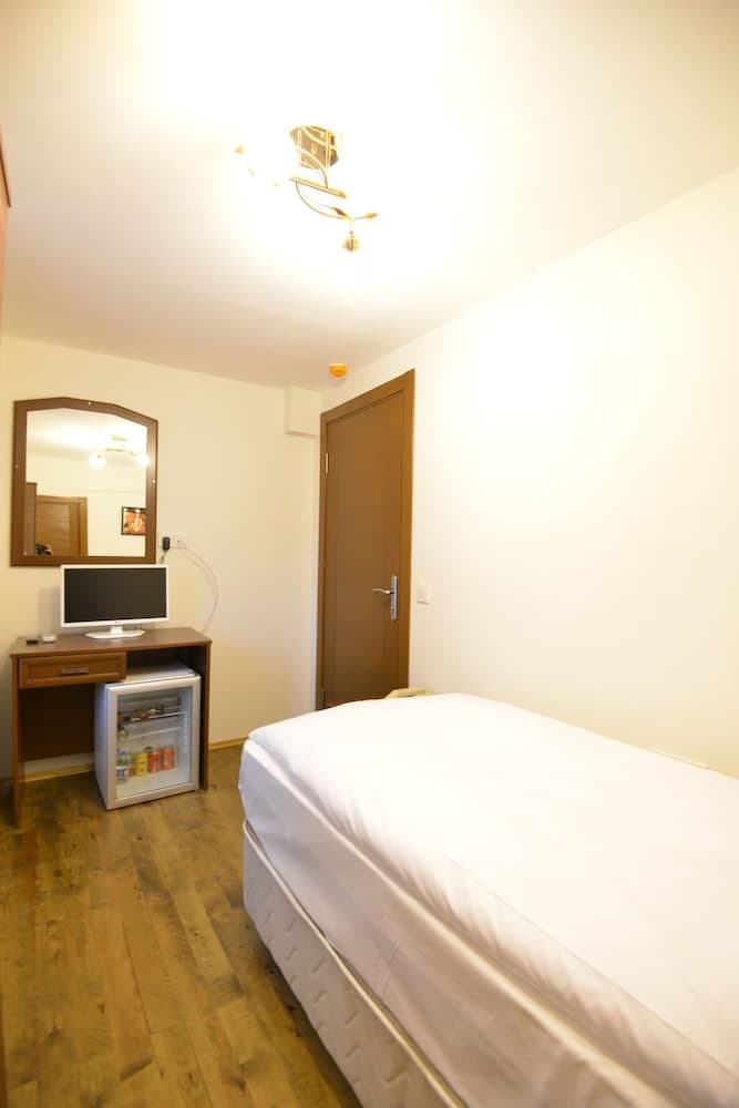 Hotel Ankatra 5