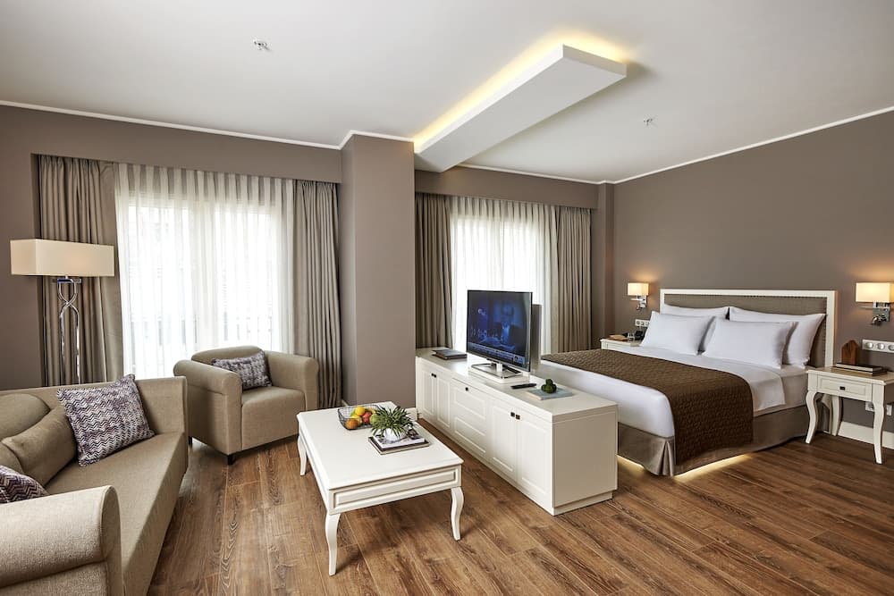 Renata Suites Boutique Hotel 5