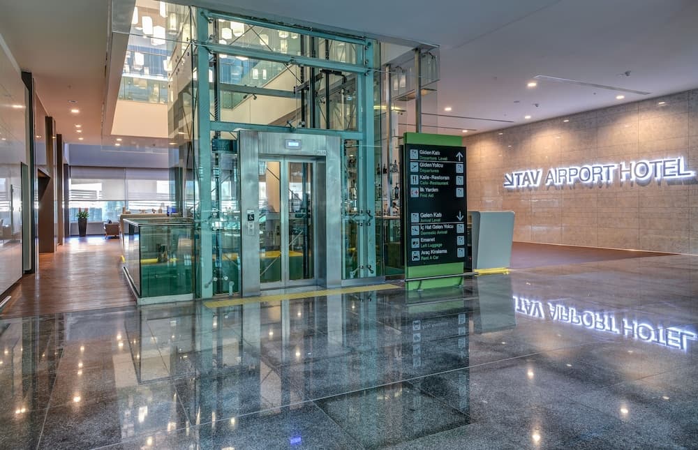 Tav Airport Hotel Izmir 3