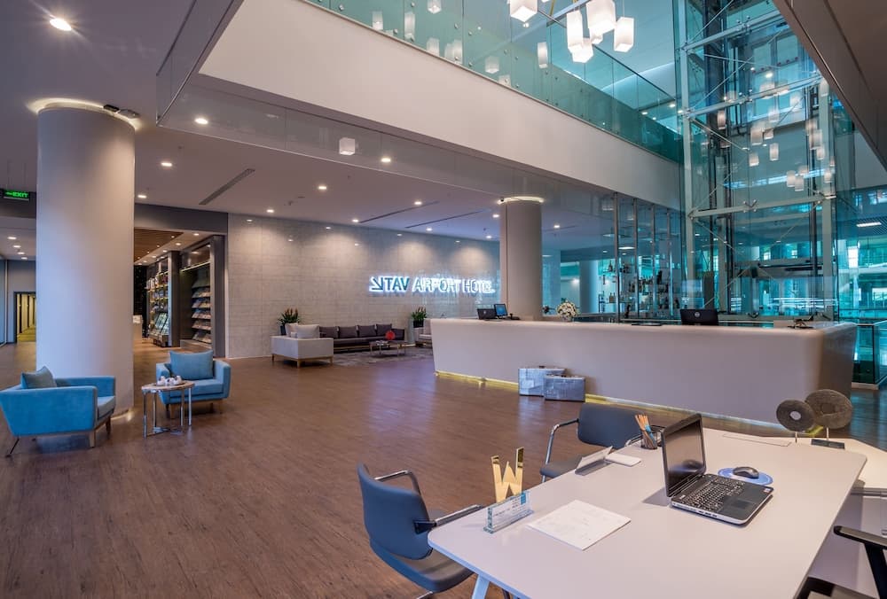 Tav Airport Hotel Izmir 2