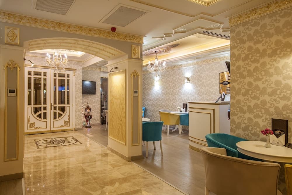 Empire Suite Hotel 3