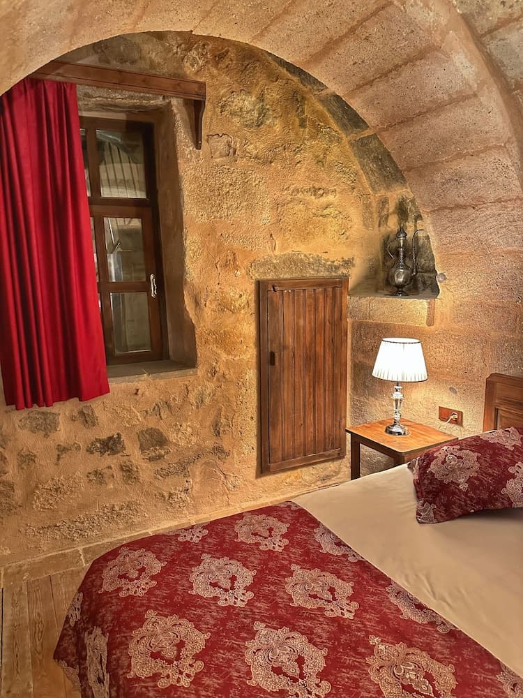 Takaev Cave Hotel 5