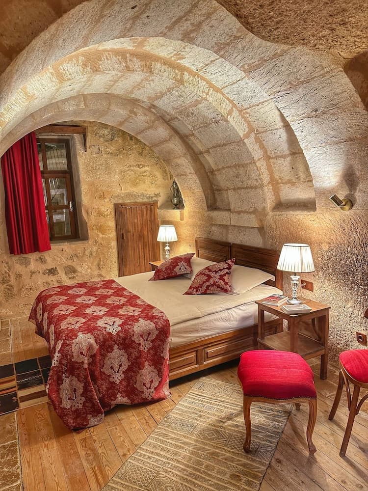 Takaev Cave Hotel 3