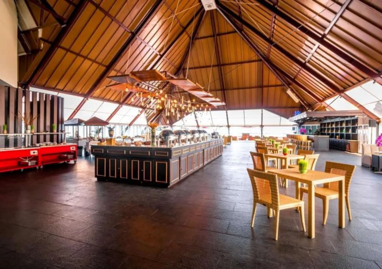 Kutabex Beach Front Hotel 3