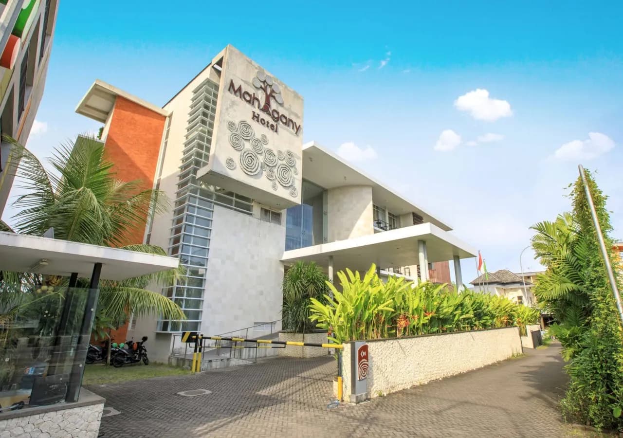 Mahogany Hotel 5