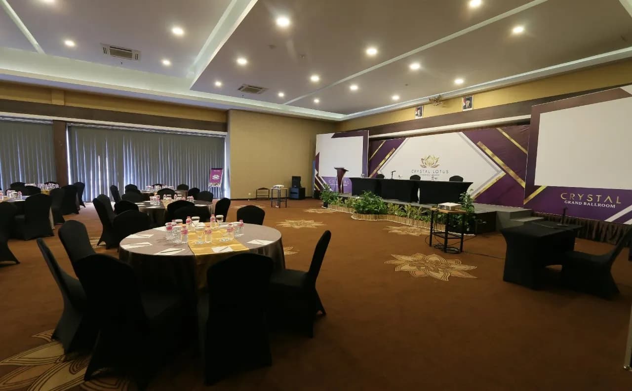 Crystal Lotus Hotel 3