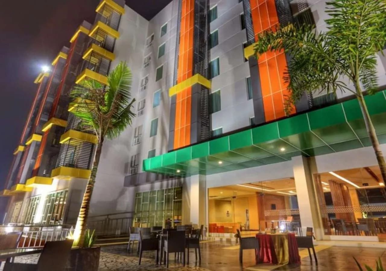 Dalton Hotel 5