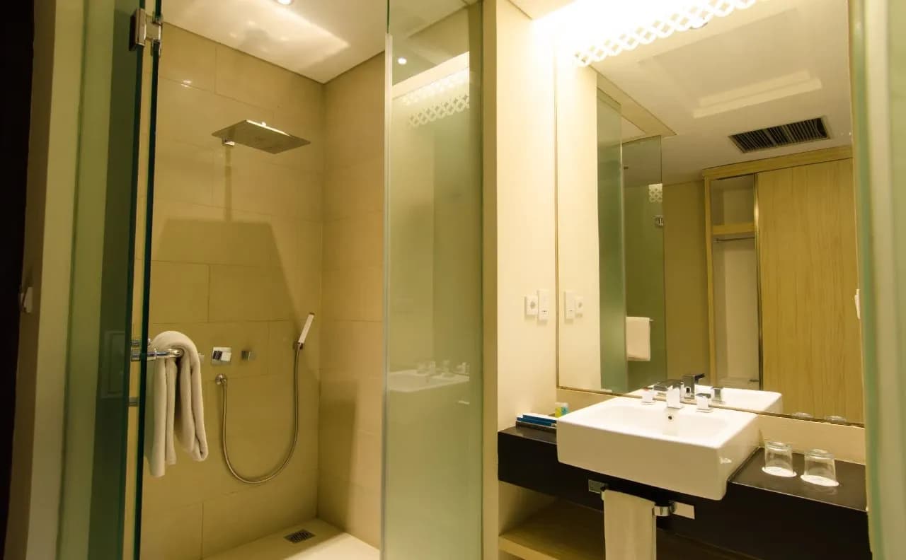 Megaland Hotel Solo 2