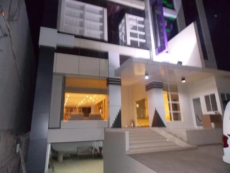 Miracle Hotel 5