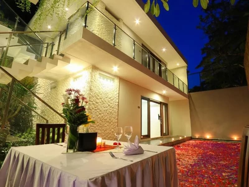 Royal Nyanyi Villa