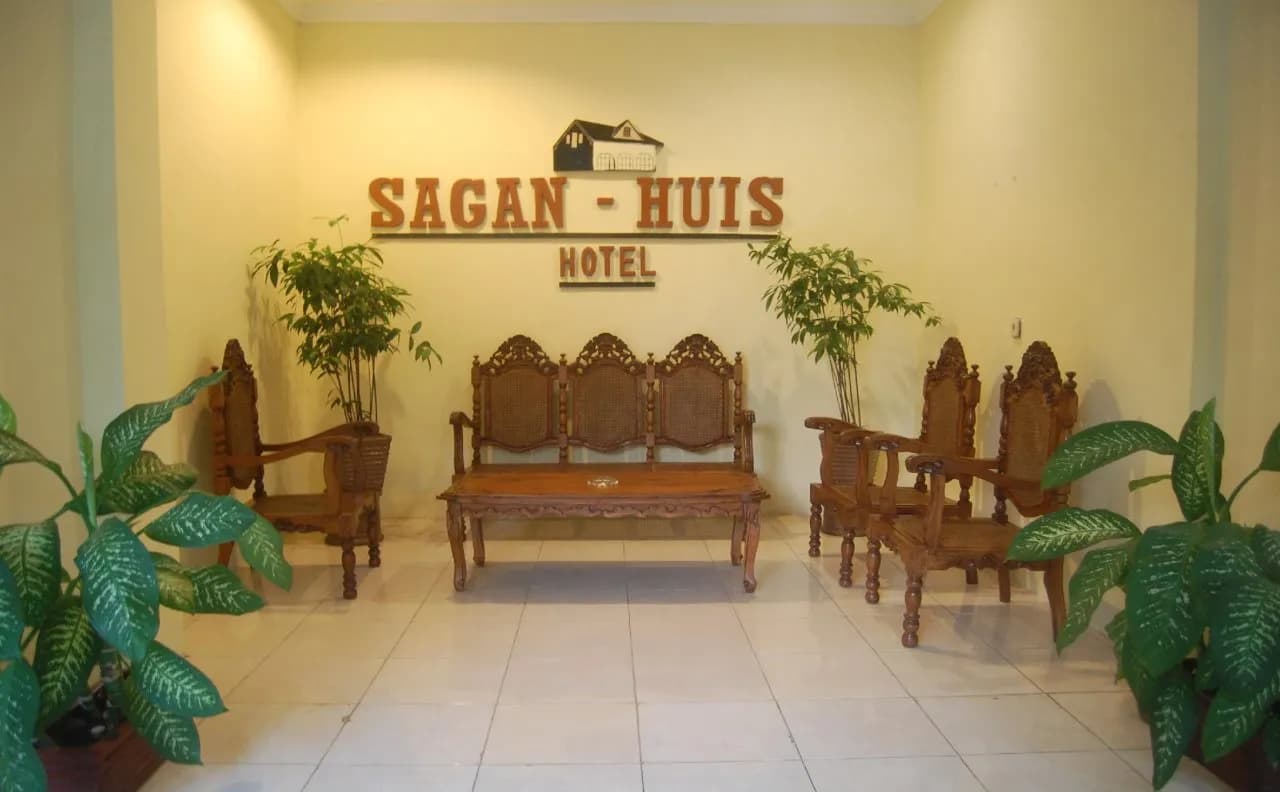 Sagan Huis Hotel & Coffee Shop