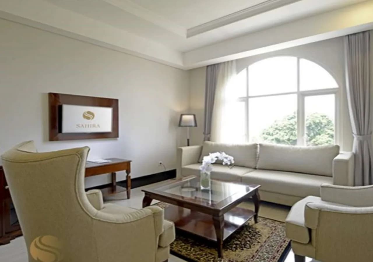 The Sahira Hotel 4