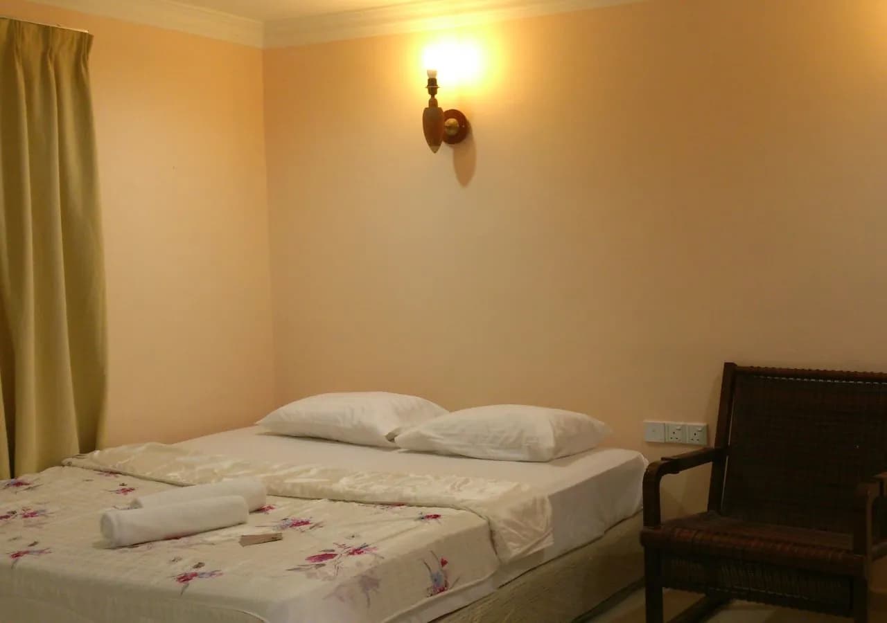 Penarak Bamboo Beach Motel 2