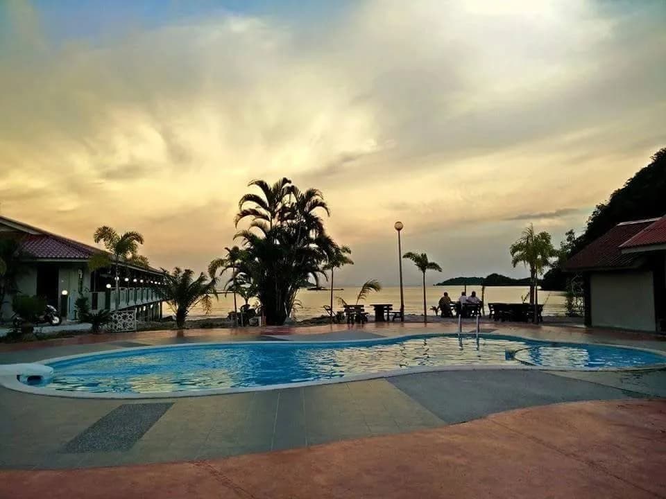 Penarak Bamboo Beach Motel 3