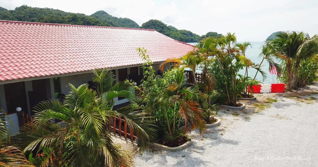 Penarak Bamboo Beach Motel 5