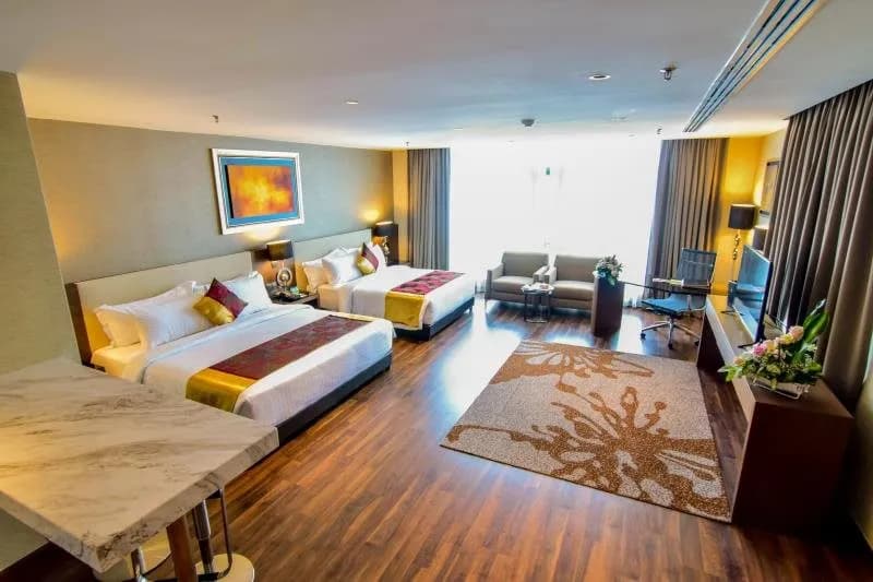 The Light Hotel 4